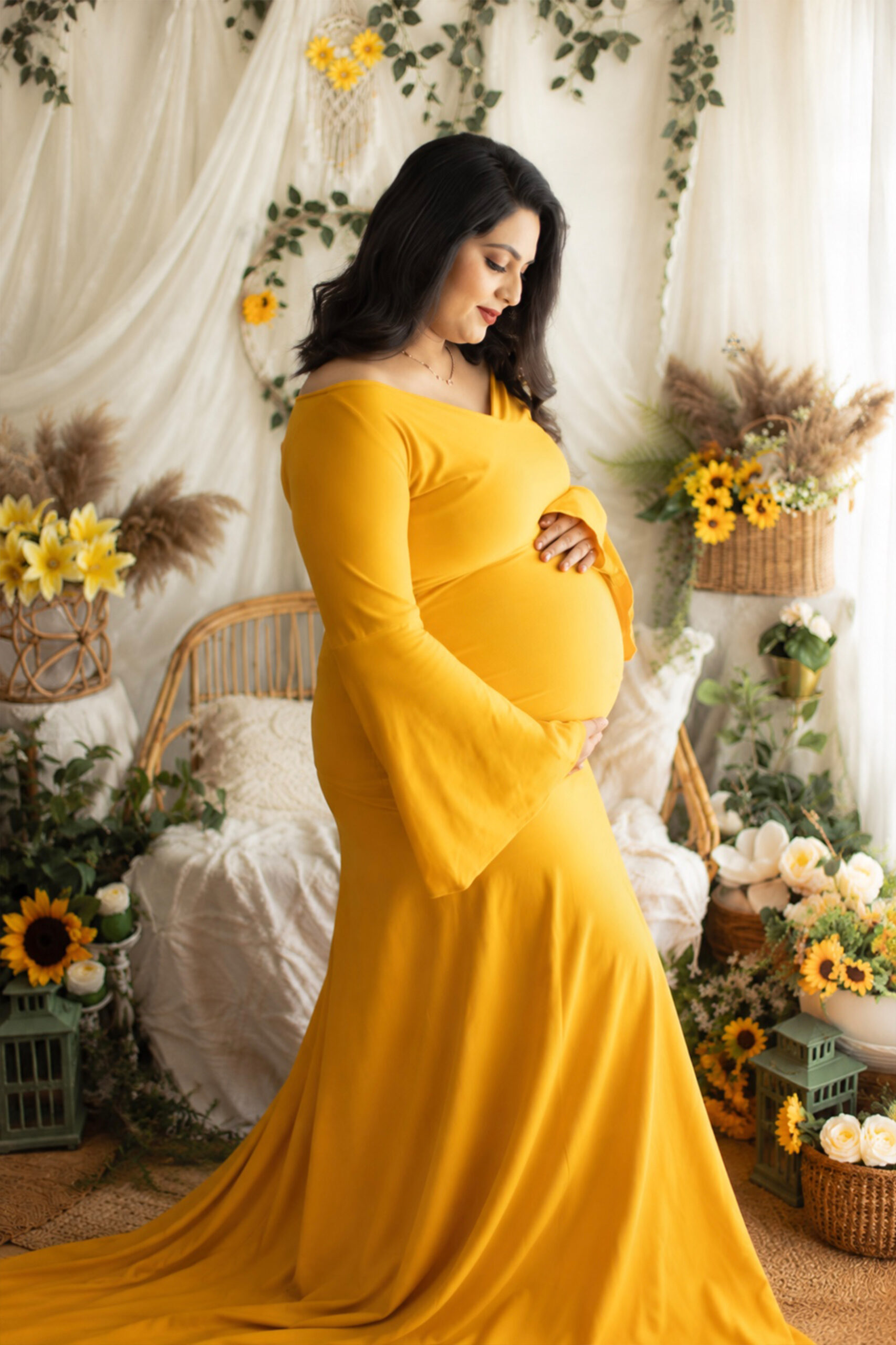 Elegant maternity photography portrait by Tiny Angels