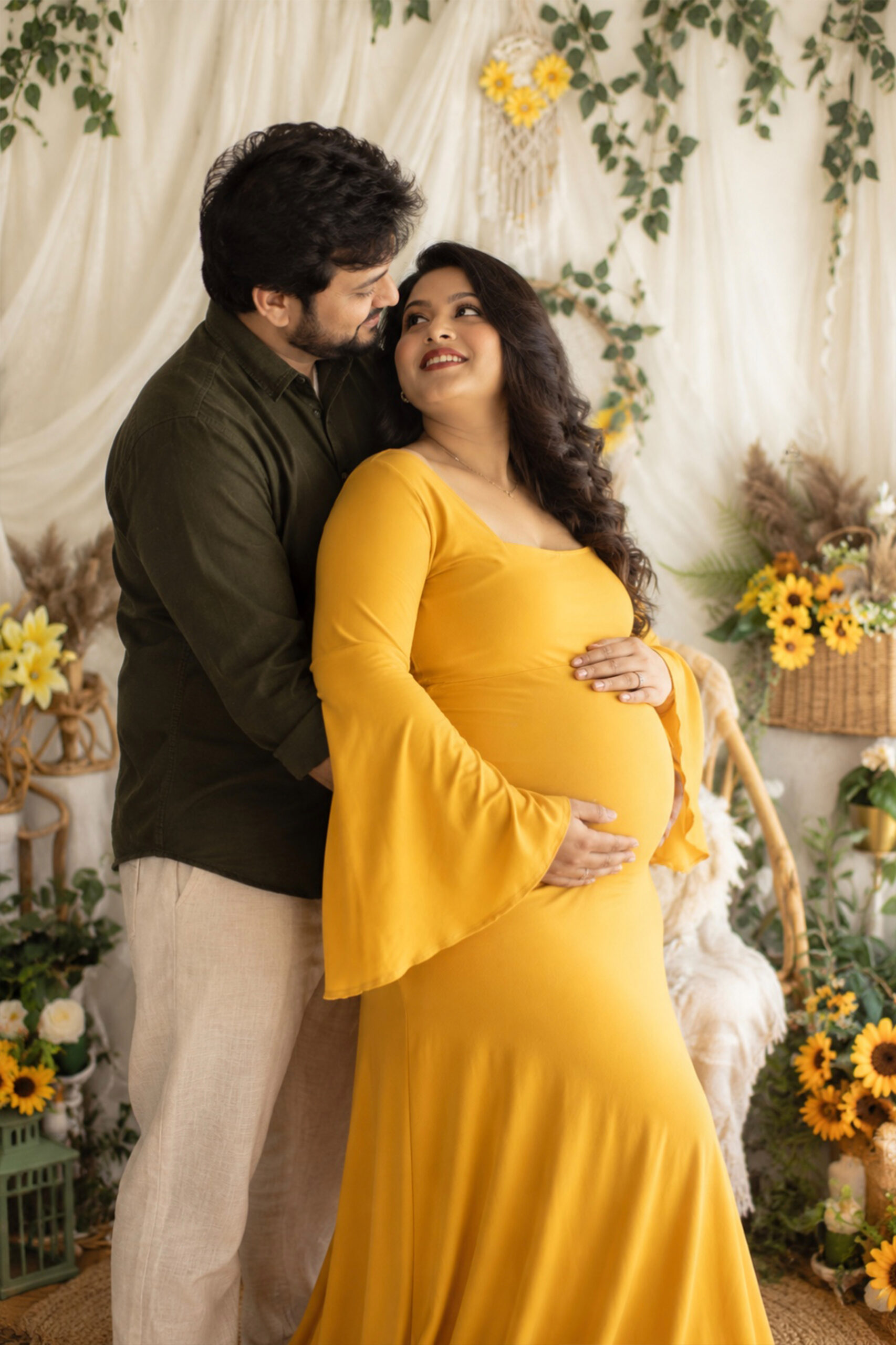 Elegant maternity shoot portrait